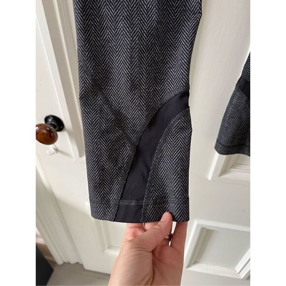 Lululemon wonder under black and gray tweed like leggings 8 - Picture 4 of 6